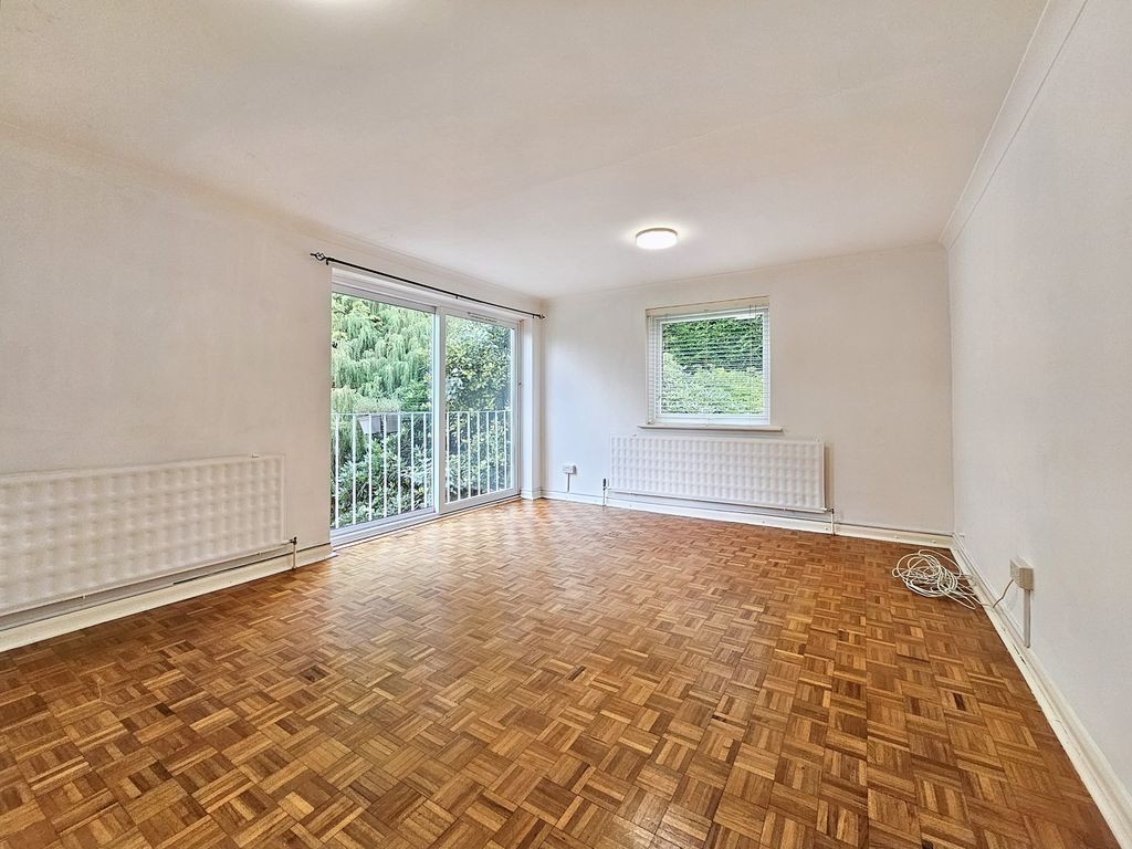 Property photo 3 of 9 Living Room