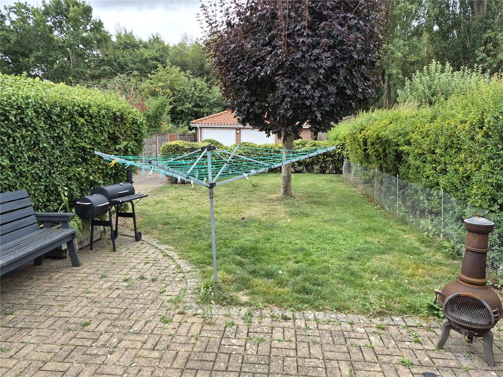 Property photo 2 of 3 Garden