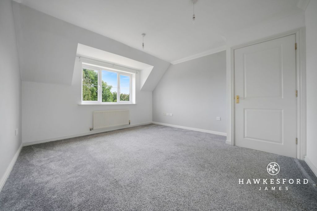 Property photo 2 of 10 Wigeon Road, Iwade - Lounge