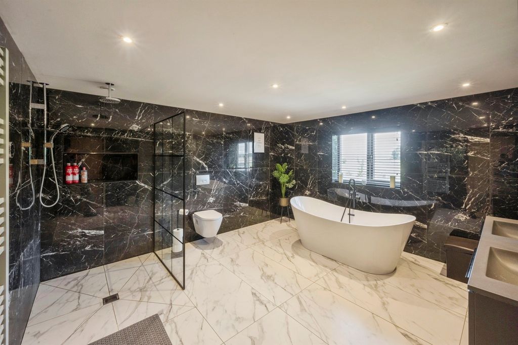 Additional image 19 of 6 bed detached house for saleBrigg Road, Messingham, Scunthorpe DN17