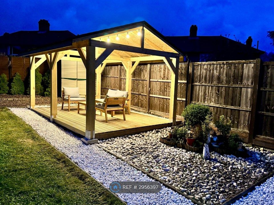Property photo 2 of 35
