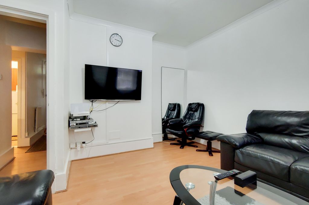 Property photo 3 of 9