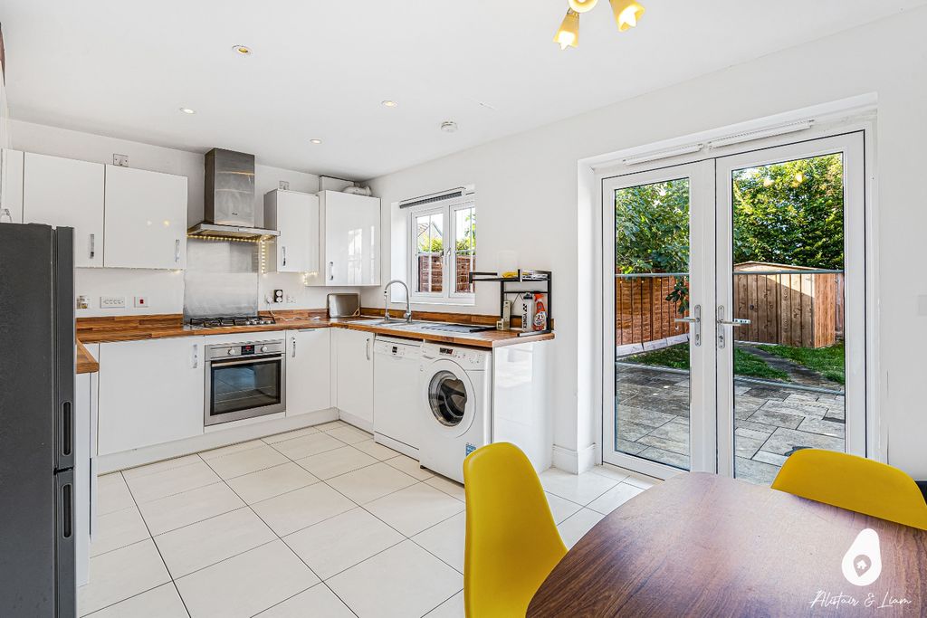 Property photo 2 of 16 5548622