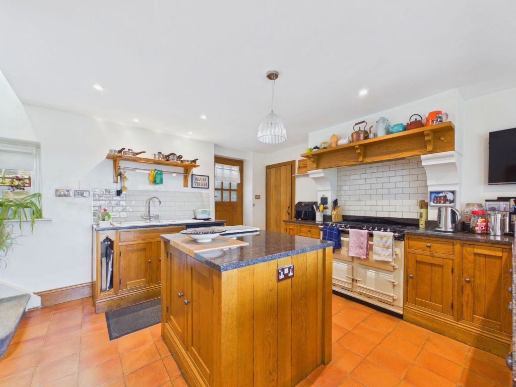 Property photo 3 of 35