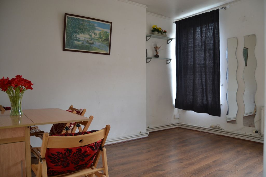 Property photo 2 of 8 Gallery