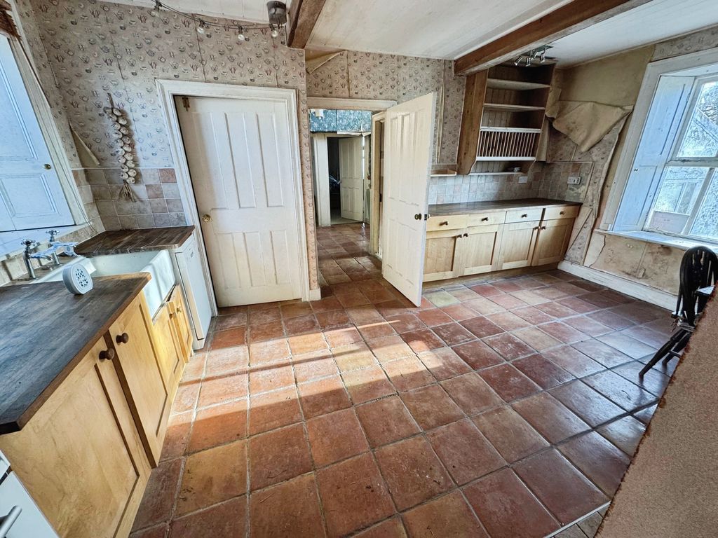 Property photo 2 of 9 Photo 4