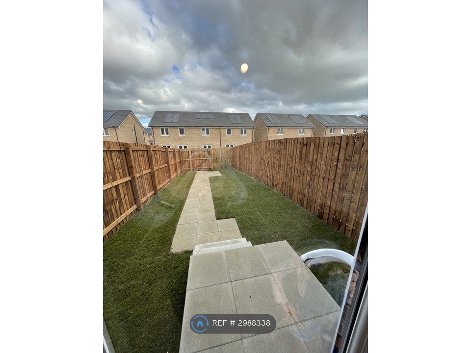 Property photo 2 of 24