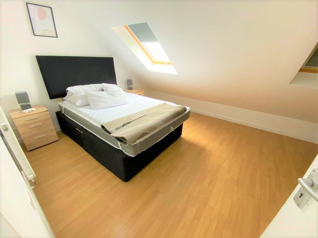 Property photo 2 of 21