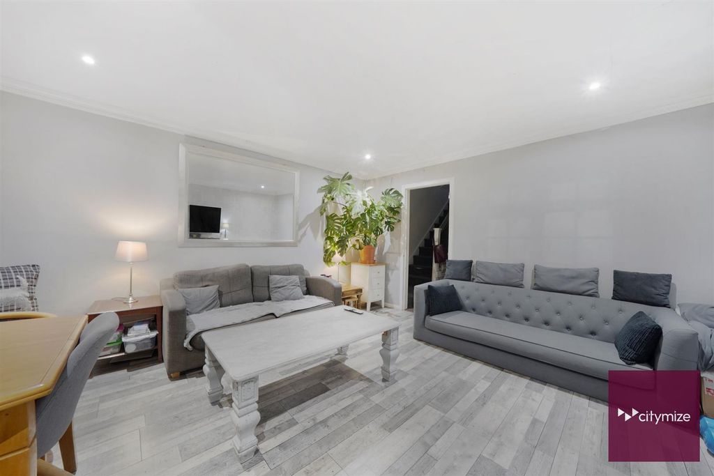 Property photo 2 of 17 Reception Room