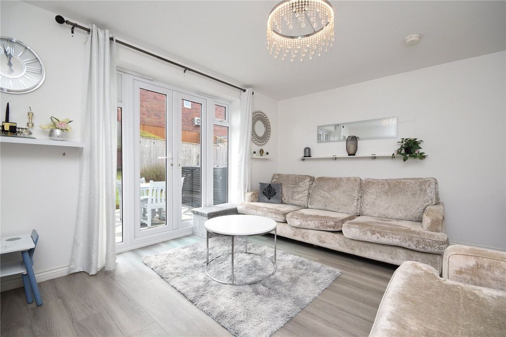 Property photo 3 of 19 Picture No. 02