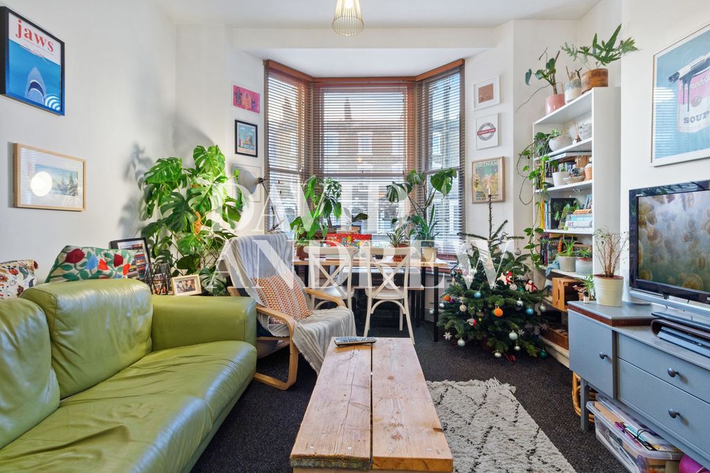 Property photo 3 of 12