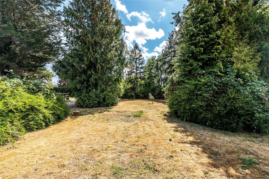 Property photo 2 of 31 Garden