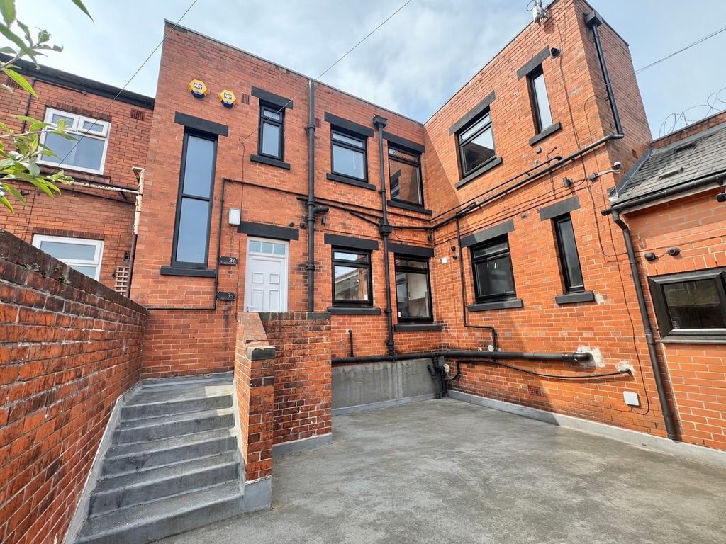 Property photo 1 of 6 Exterior