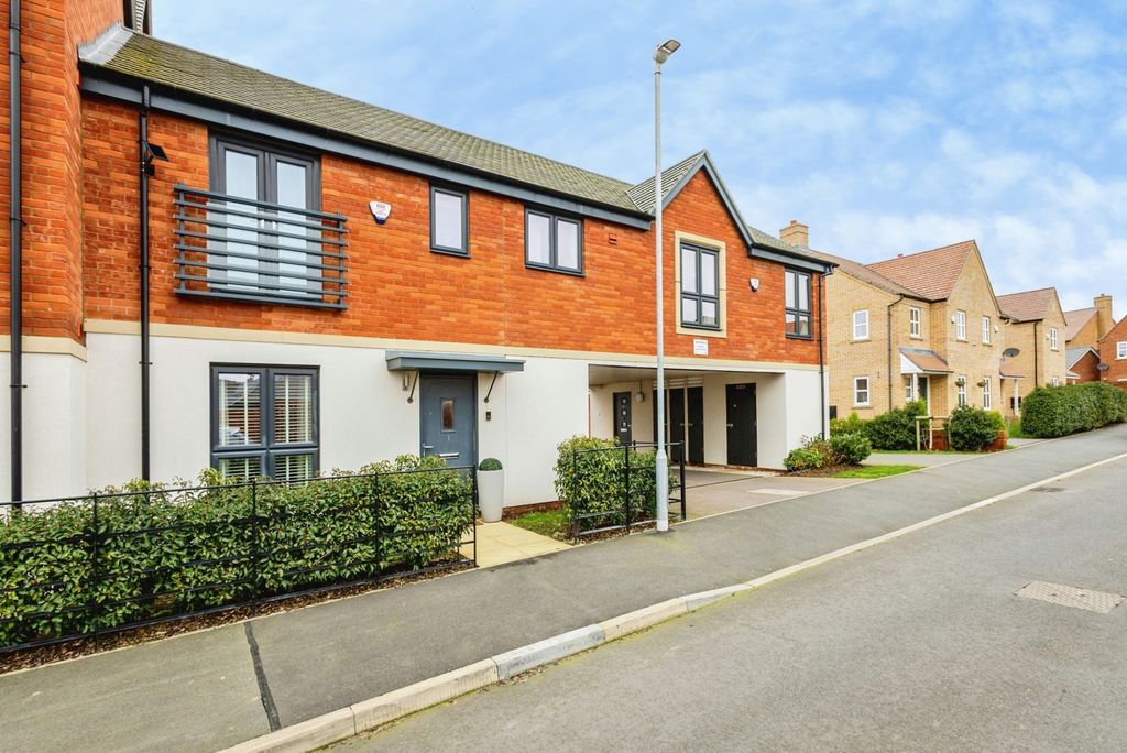 Property photo 2 of 18 Front