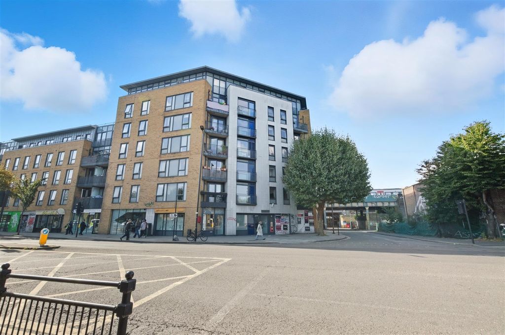 Property photo 2 of 20 Flat 3, 43 Cordwainer House (19).Jpg