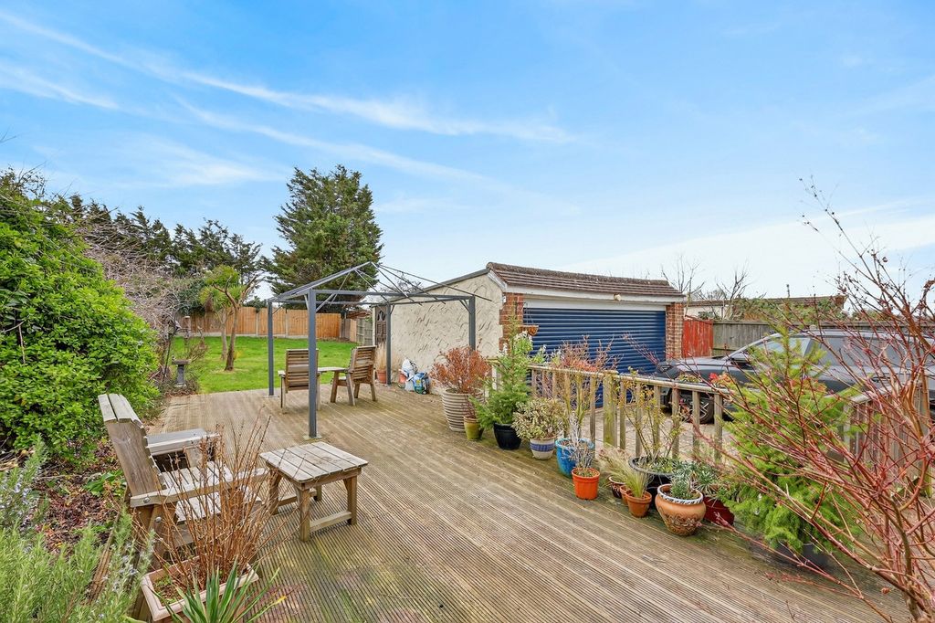 Property photo 3 of 32