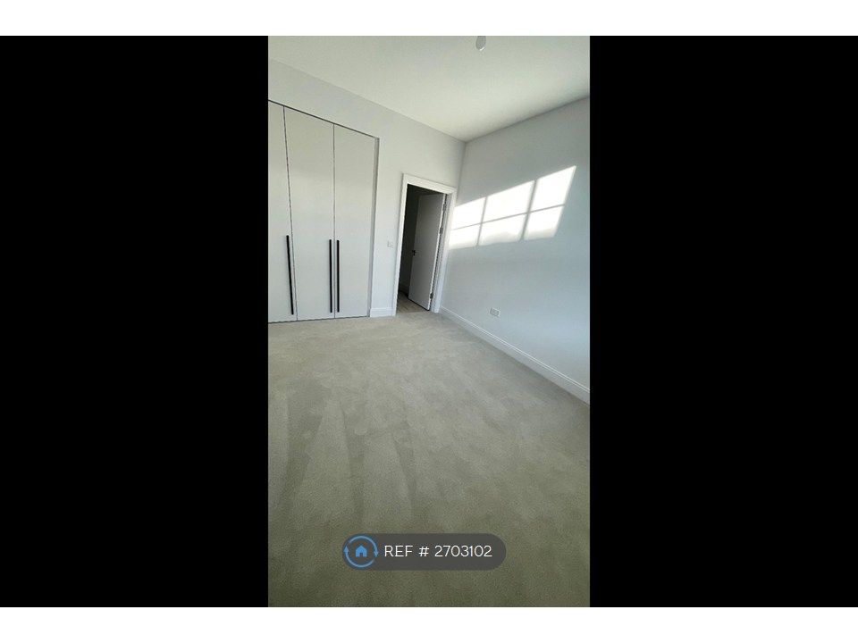 Property photo 3 of 15 Master Bedroom