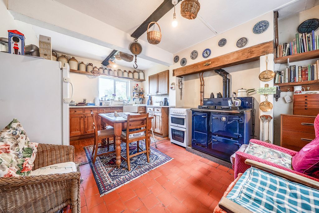 Property photo 3 of 28