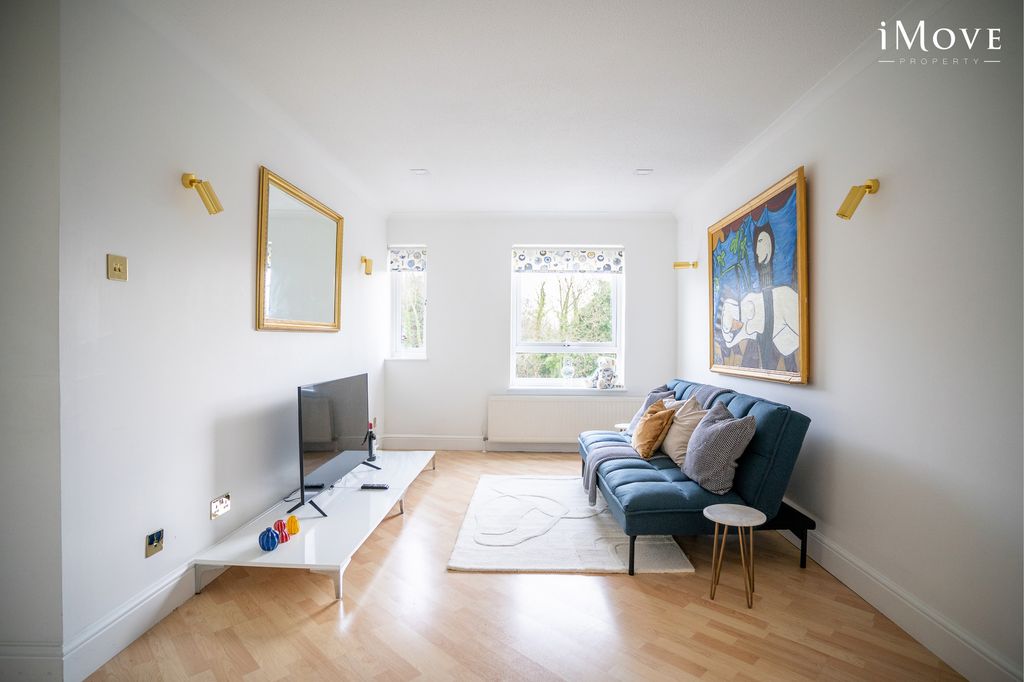 Property photo 3 of 12