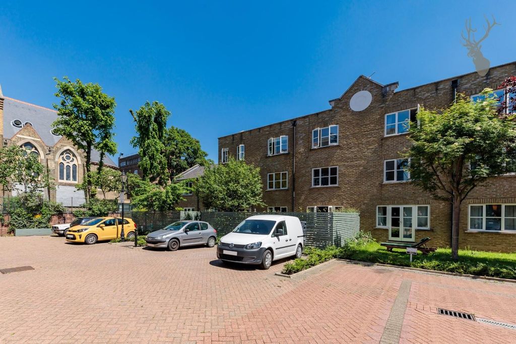 Property photo 2 of 16