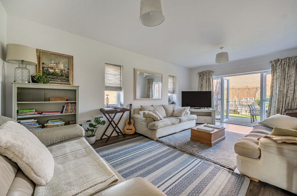 Property photo 2 of 26 1354562-26-68cd5E...