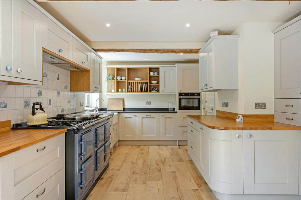 Property photo 3 of 29 Image