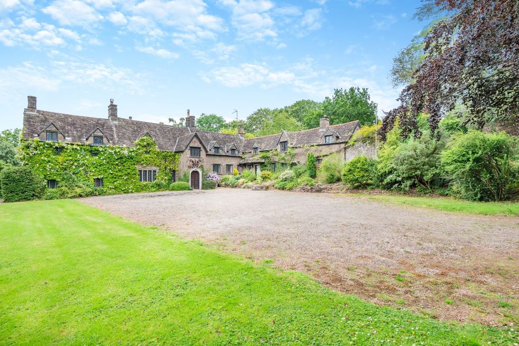 Property photo 1 of 27