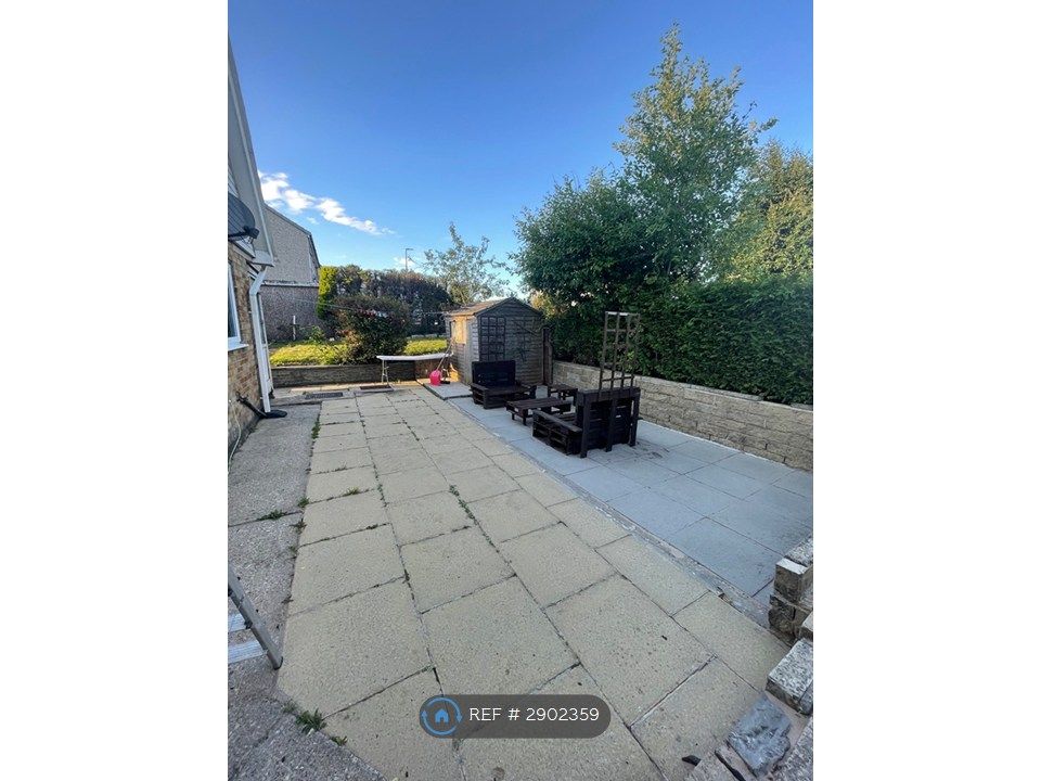 Property photo 1 of 11 Front Garden