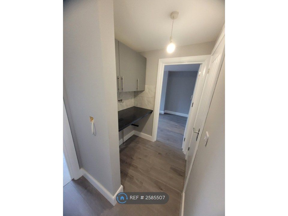 Property photo 3 of 25
