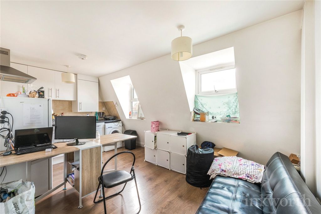 Property photo 3 of 6 Picture No. 05