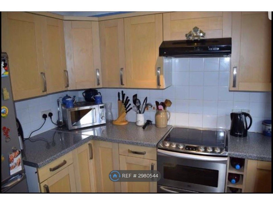 Property photo 2 of 9 Kitchen