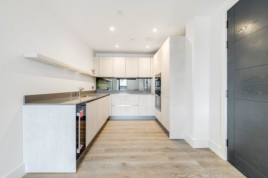 Property photo 3 of 13 Kitchen