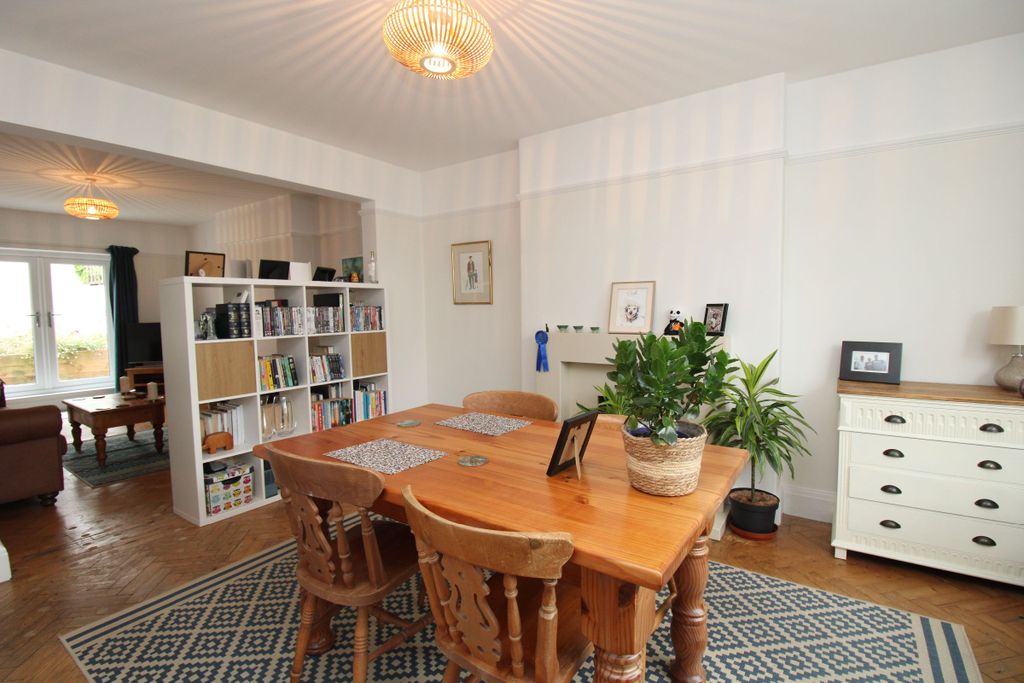 Property photo 3 of 24