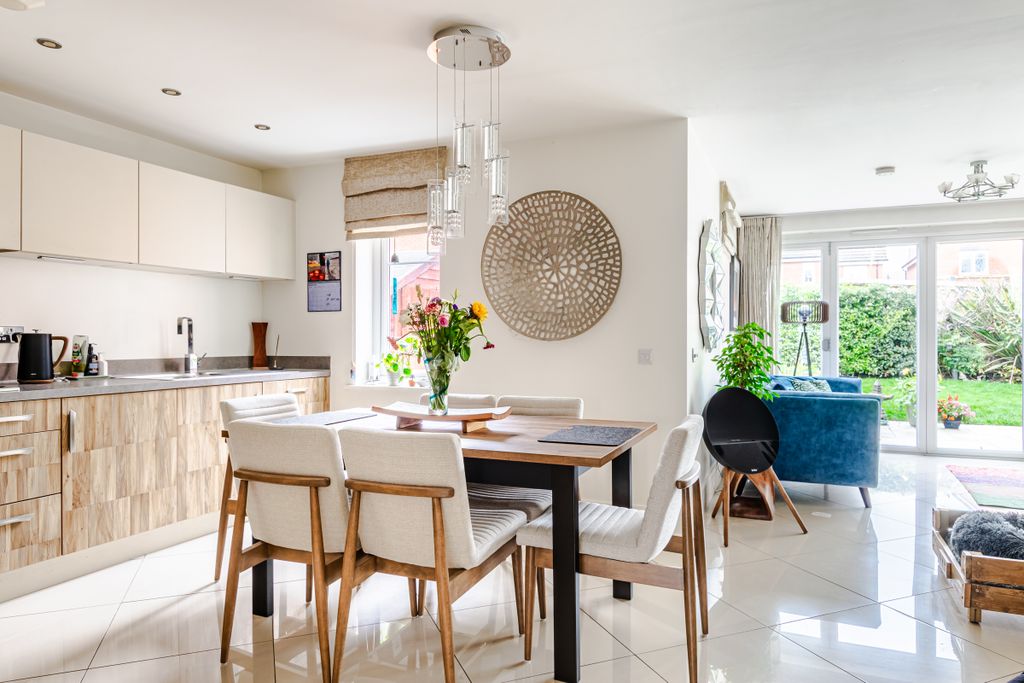 Property photo 2 of 30 Kitchen1