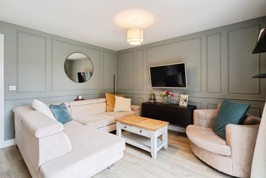 Property photo 2 of 28 Pbox-Img.Jpg