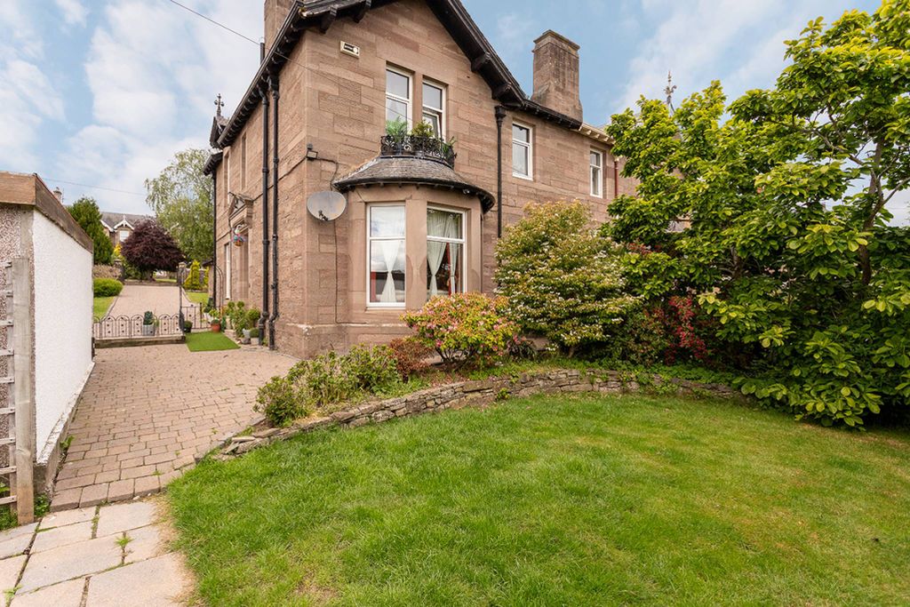 Property photo 1 of 29