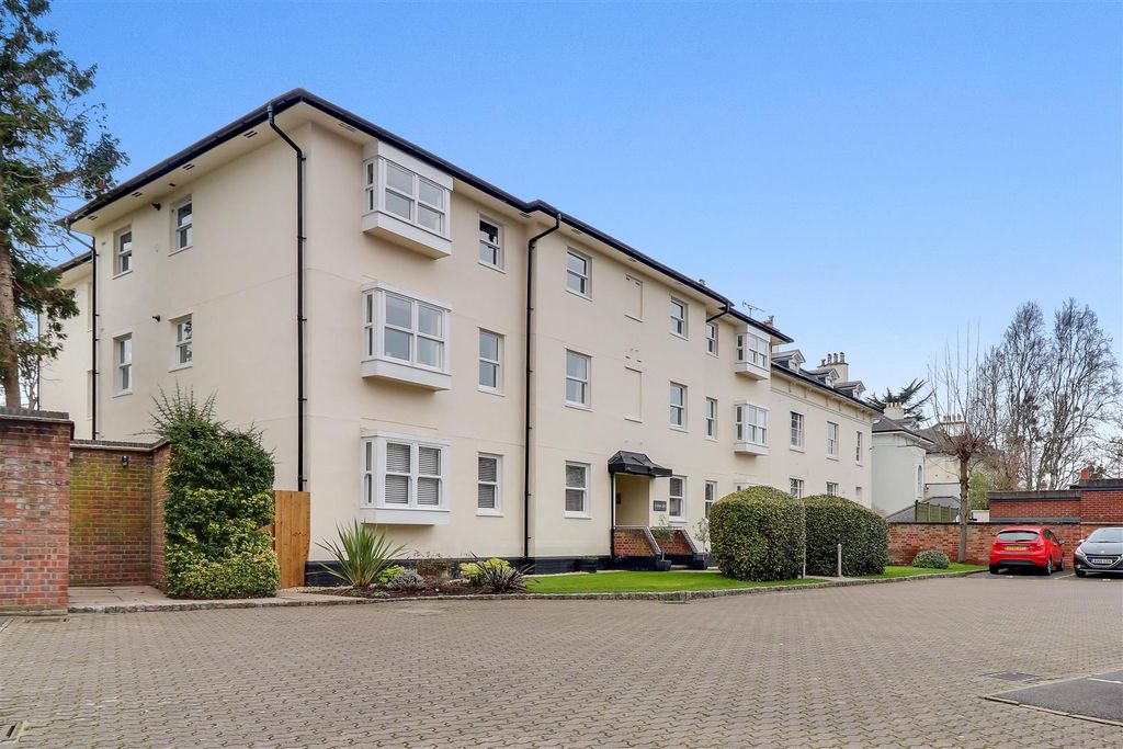 Property photo 1 of 16