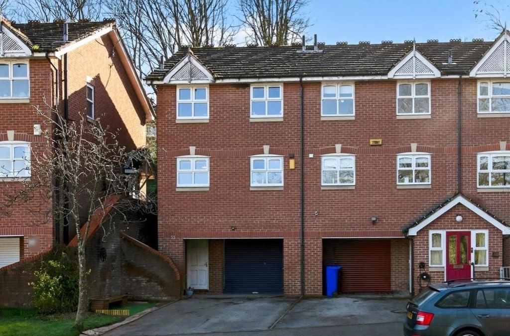 Property photo 1 of 17 Front