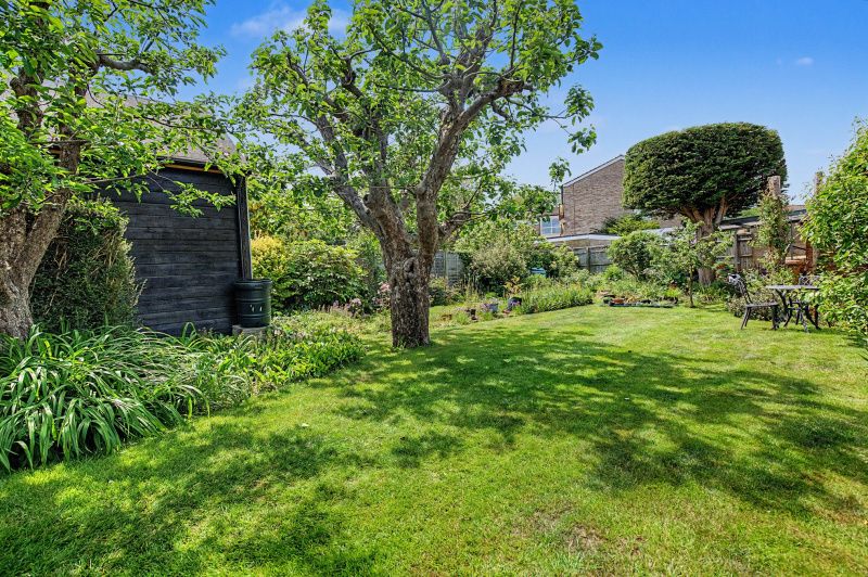 Property photo 3 of 14 Garden