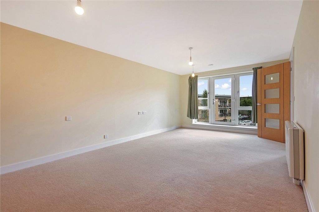 Property photo 2 of 20 Living Room