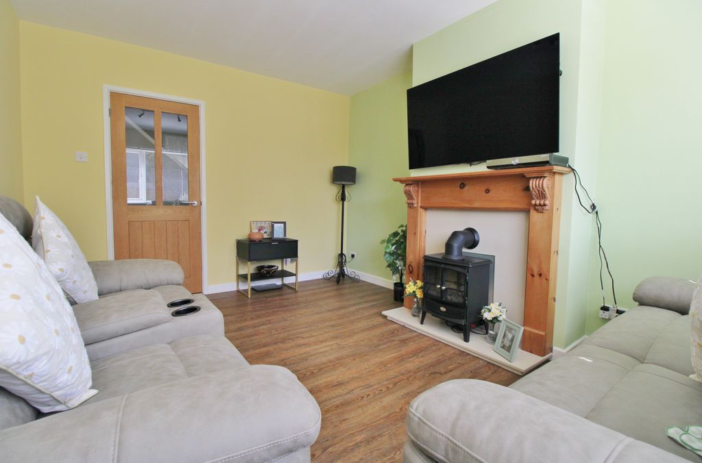 Property photo 3 of 23