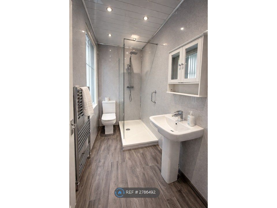 Property photo 3 of 15 Room 2's Ensuite