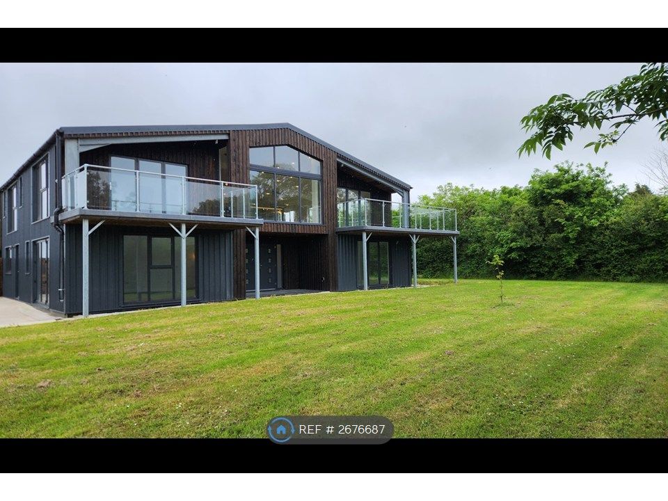 Property photo 2 of 35