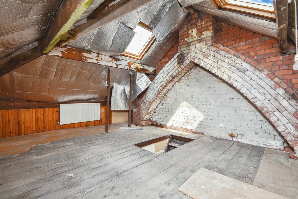 Property photo 3 of 17 Photo