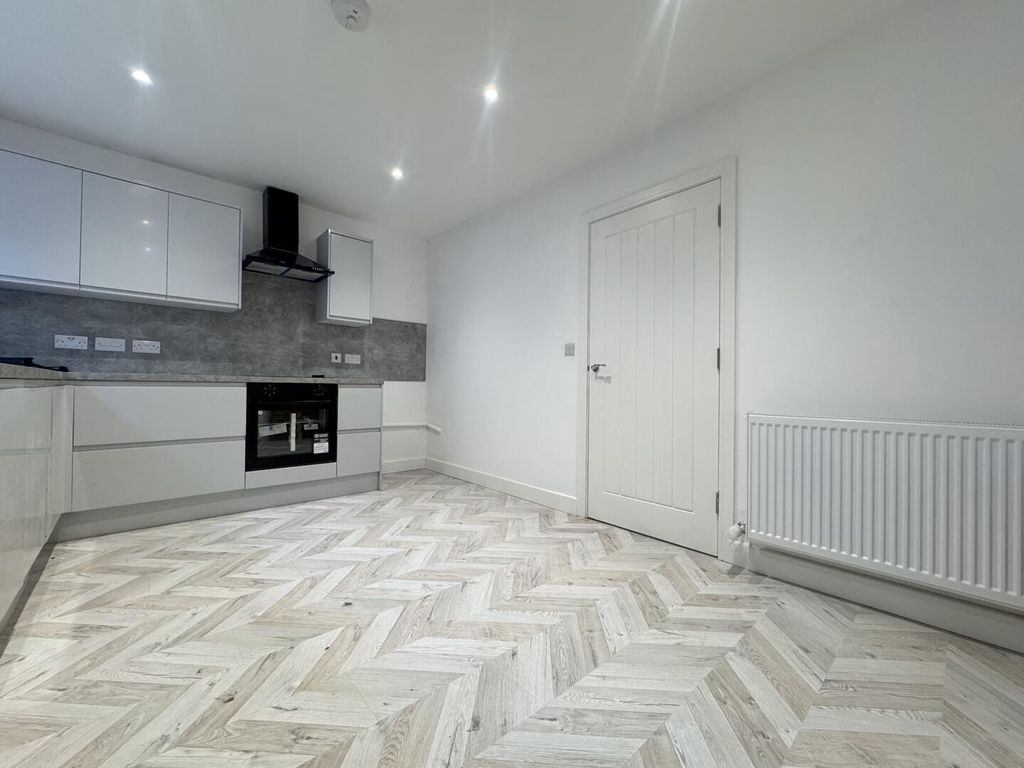 Property photo 3 of 40 Icojpmtok0Iy9Eq6v9Gvuq.Jpg