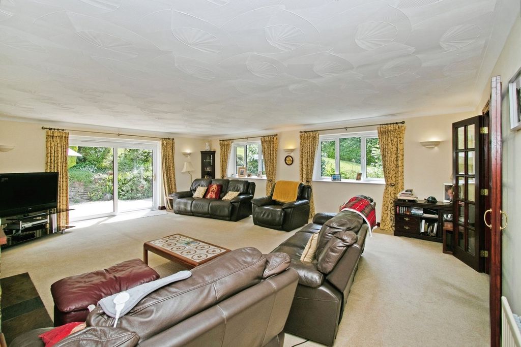 Property photo 3 of 26