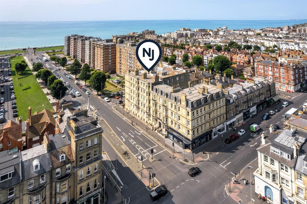 Property photo 1 of 33 Thumbnail_Flat 10, Grand Avenue Mansions-2.Jpg