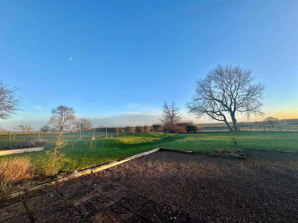 Property photo 3 of 15 11.Jpg