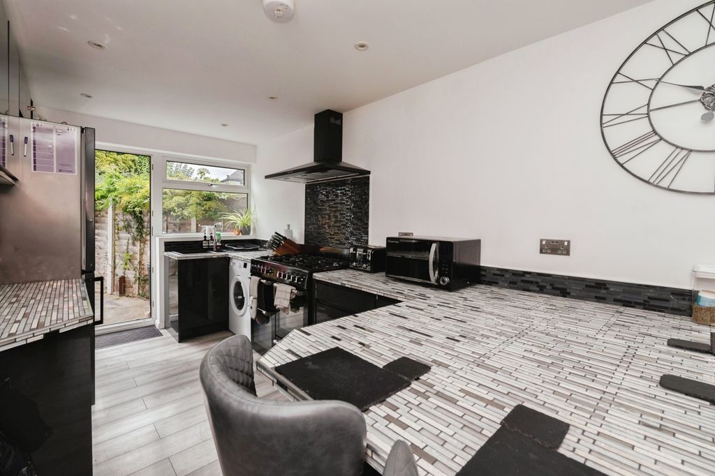 Property photo 1 of 16 Kitchen