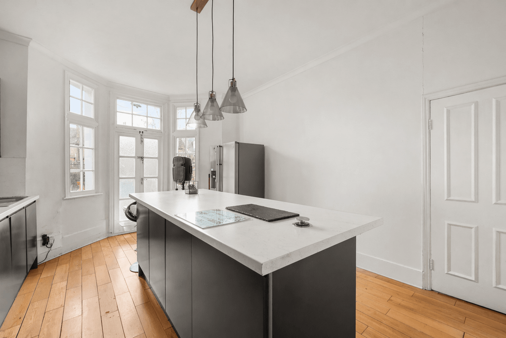 Property photo 3 of 24 Gallery